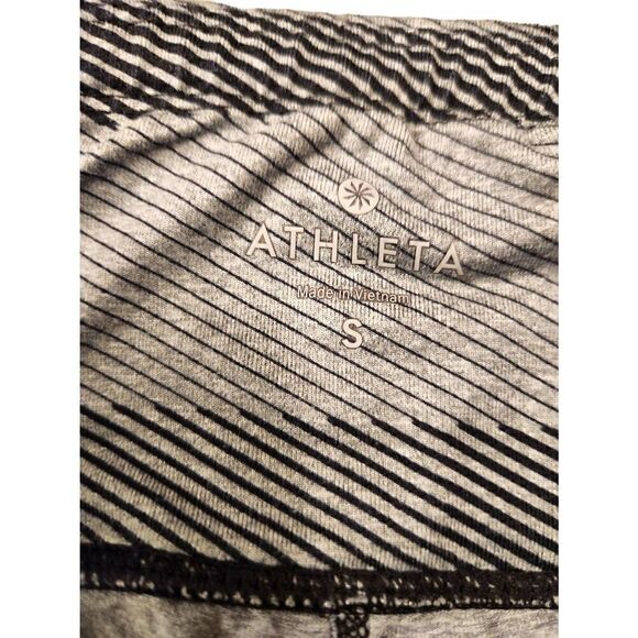 Athleta Zip Pocket 7/8 legging gray/black Size small poly/lycra - Picture 3 of 13
